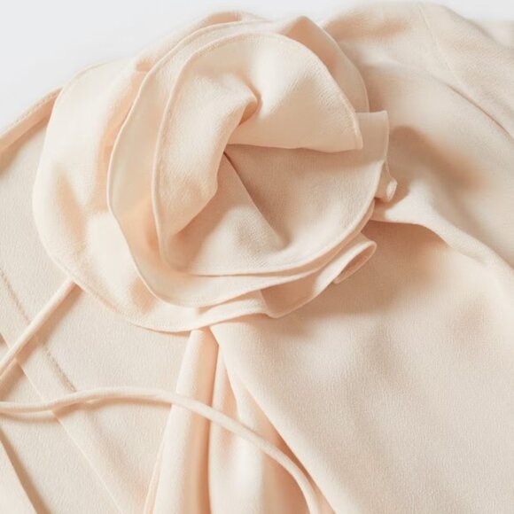 Mango MNG Pink Blouse w/Flower detail Size XS - Picture 2 of 14